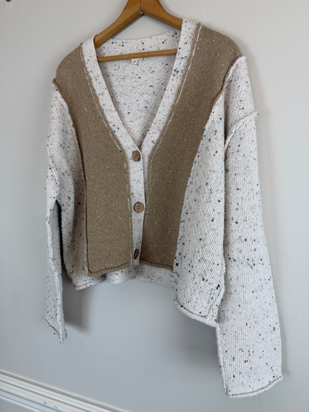 Hem & Thread Funfetti Block Cardigan Women’s Size Medium Tan Cream - Picture 2 of 9
